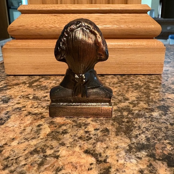 THOMAS JEFFERSON MINIATURE
BRONZED METAL BUST JAPAN 1960's - Picture 3 of 6